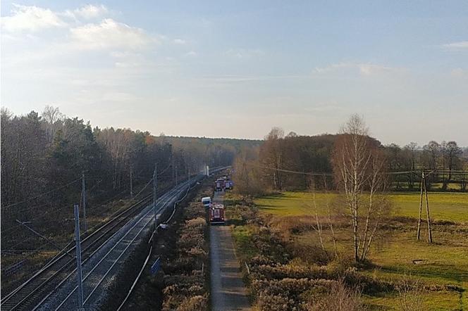 Pożar butli acetylenowych przy torach w Wilkowie. Ruch pociągów wstrzymany na kilka godzin