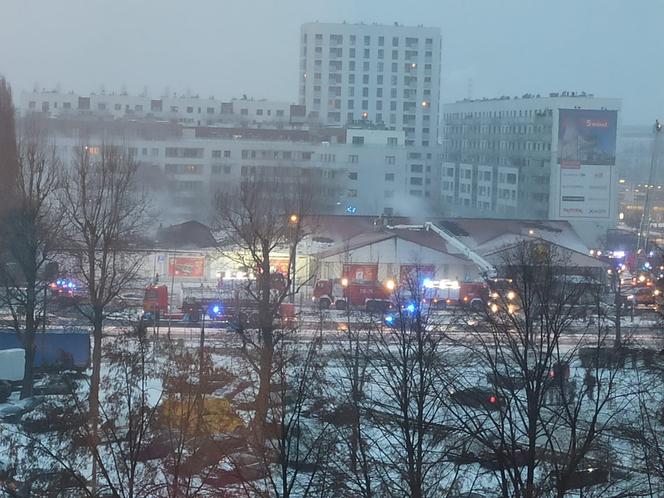 Gigantyczny pożar Lidla na Bielanach