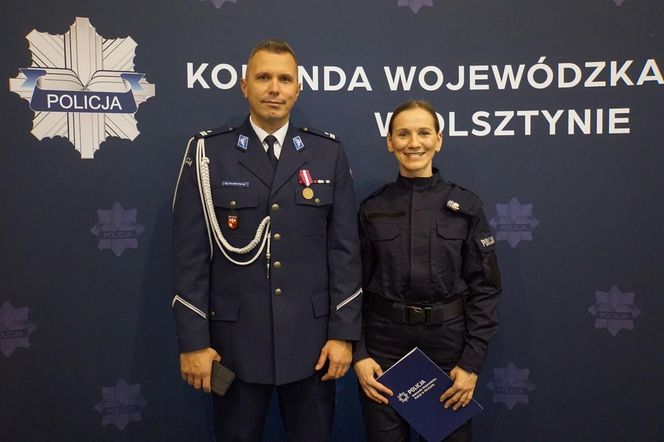 Nowi policjanci wypowiedzieli słowa przysięgi. Na Warmii i Mazurach rekrutacja wciąż trwa [ZDJĘCIA]