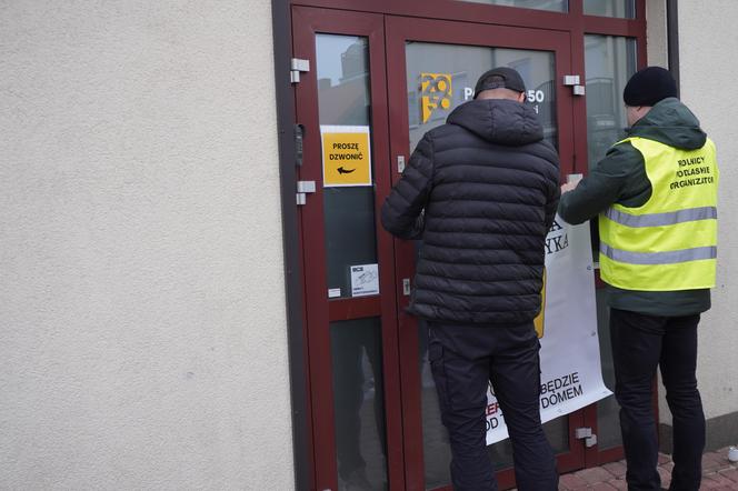 Protest rolników w Białymstoku. Siano i obornik przed biurem marszałka Hołowni