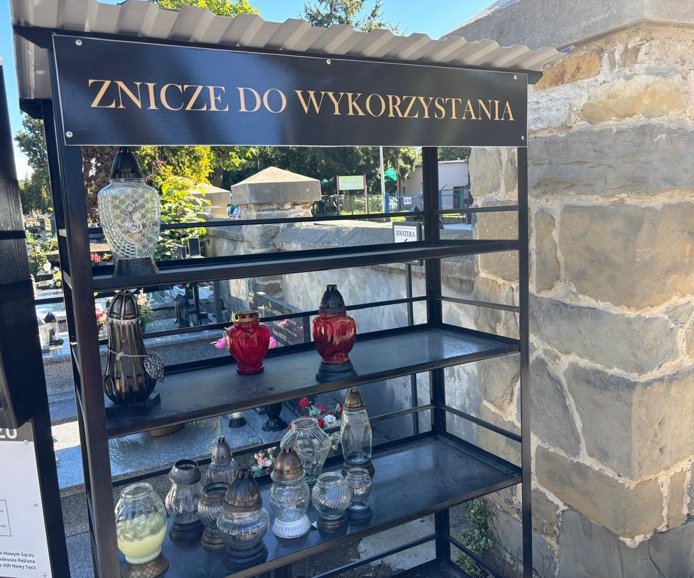 Zniczodzielnia na cmentarzu przy ul. Rejtana