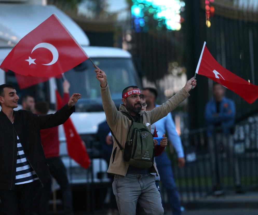 Wybory w Turcji. Na ulicach Ankary świętują zwolennicy prezydenta Erdogana