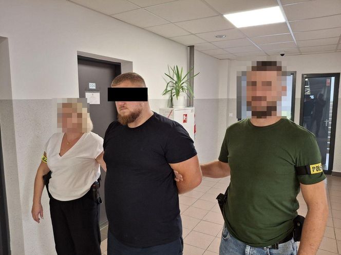 Śmiertelny wypadek w Sieprawicach. Dwóch mężczyzn zginęło podczas zmiany koła. Policja zatrzymała 31-letniego Ukraińca