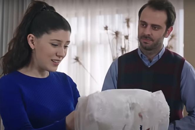 Seher wręczy Cicek jej wymarzoną suknię ślubną 