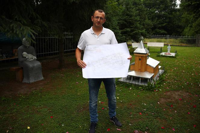 Proboszcz chce usunąć papieża