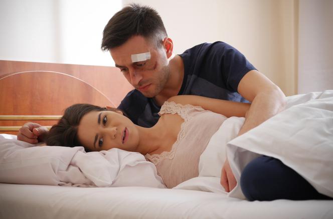 Pierwsza miłość. Magda (Karolina Sawka), Mikser (Błażej Michalski)