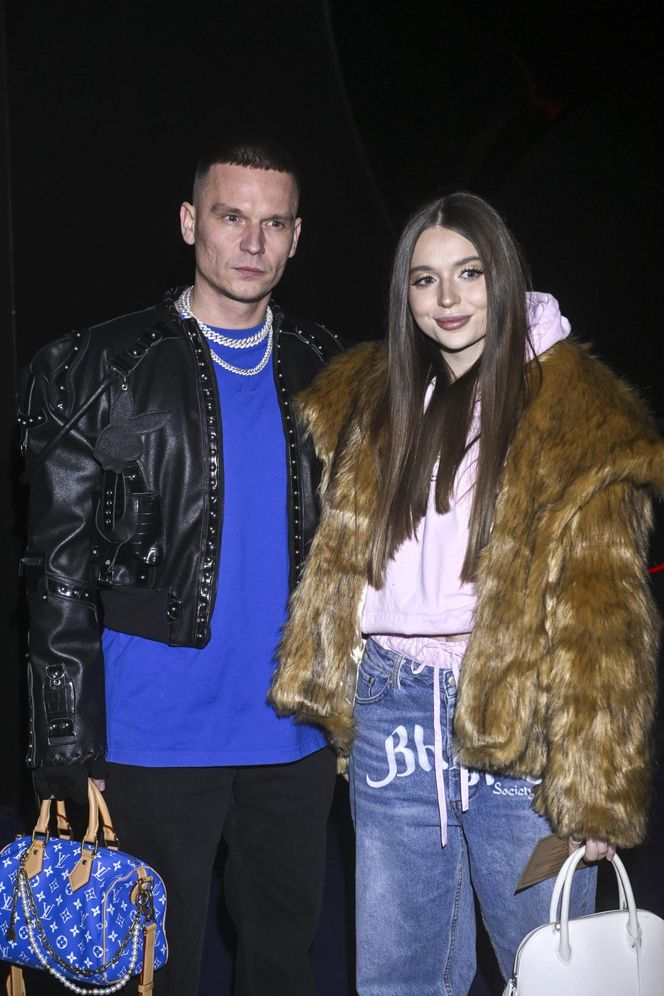 Bart Pniewski z córką i ukochaną na celebryckiej imprezie. Światowo?