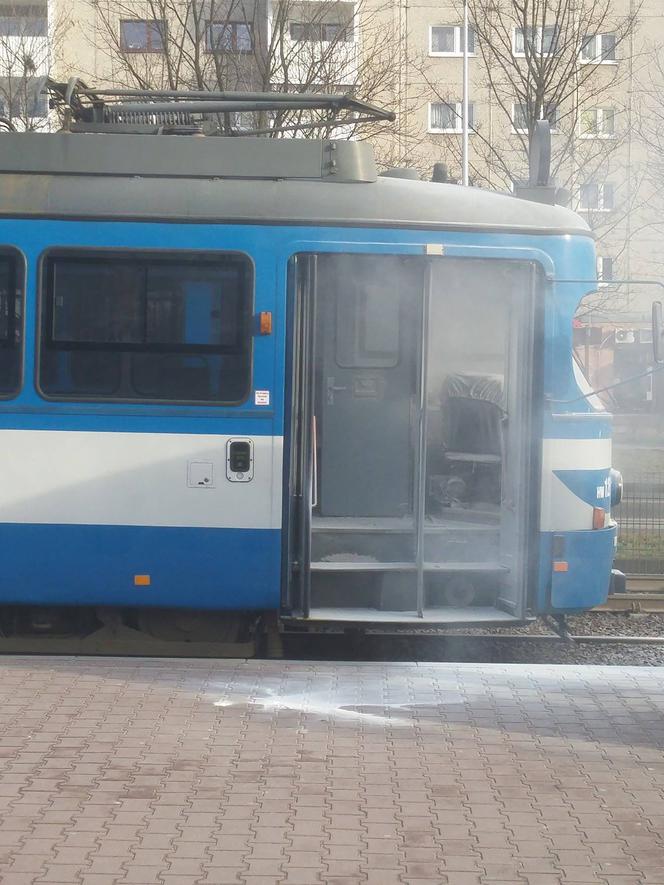 Kraków: Na przystanku Piasta Kołodzieja płonął tramwaj