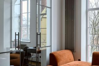  Apartament w neogotyckim gmachu z wnętrzem