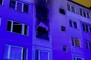 Pożar mieszkania w Stalowej Woli. Mężczyzna ratował się, skacząc z balkonu [WIDEO, GALERIA]