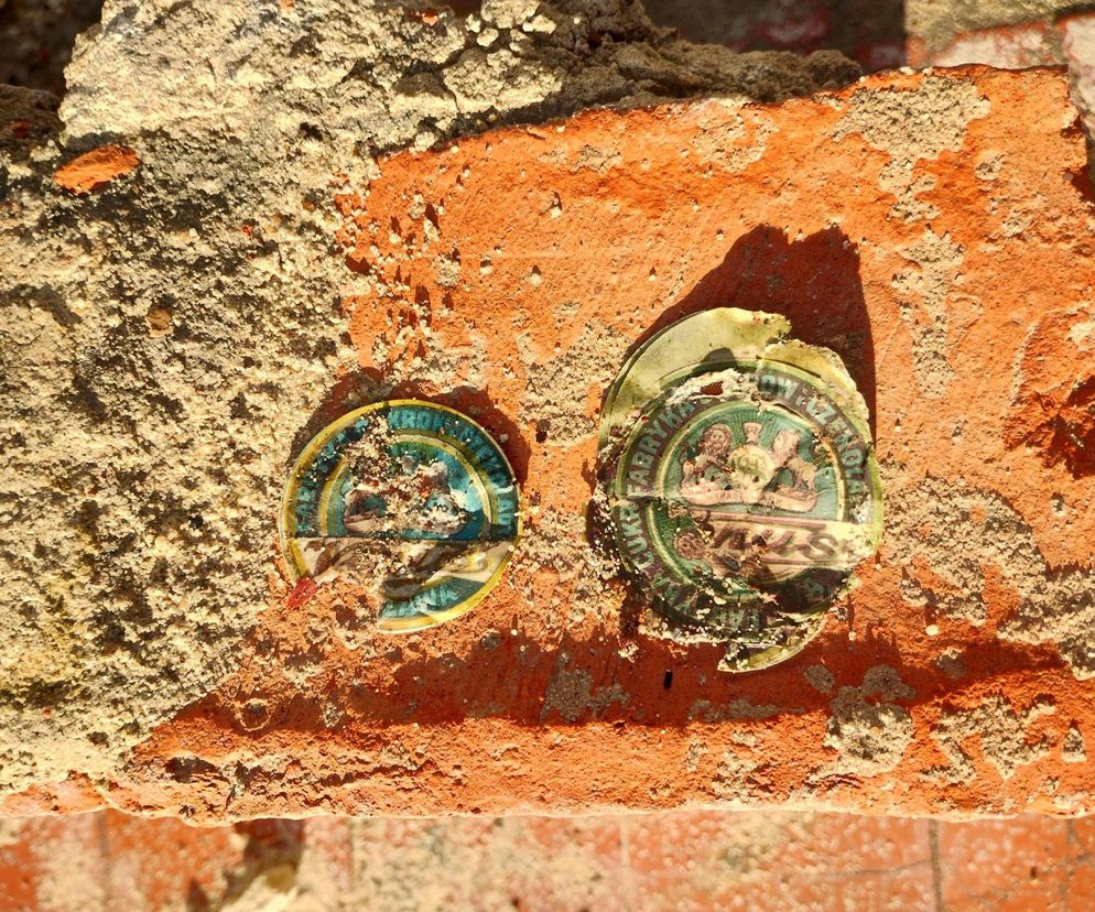 Niesamowite odkrycie w samym sercu Warszawy. To pozostałości po zapomnianej fabryce