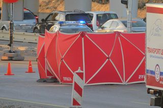 Tragedia na S7. Nie żyje rowerzysta. Potrącił go kierowca przewożący leki