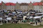 Styczniowa giełda staroci na placu Zamkowym w Lublinie