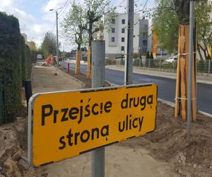 Kończy się przebudowa odcinka Dożynkowej w Lesznie. Drogowcy wylewają dziś asfalt na jezdni 