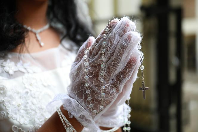 Krótkie życzenia na komunię, życzenia na komunię dla dziewczynki i chłopca. Sprawdź!