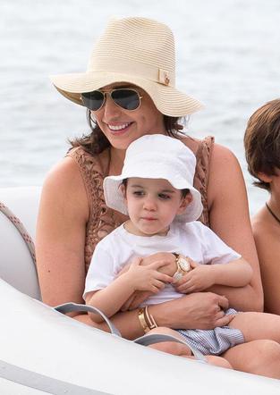Simon Cowell z rodziną na plaży