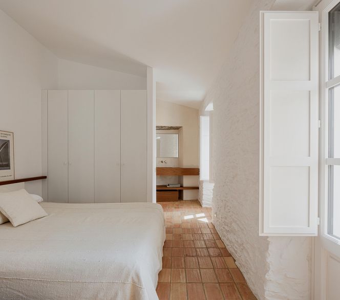 Dom Rybaka w Cadaqués, Hiszpania. Autorzy projektu: Bea Portabella i Jordi Pagès