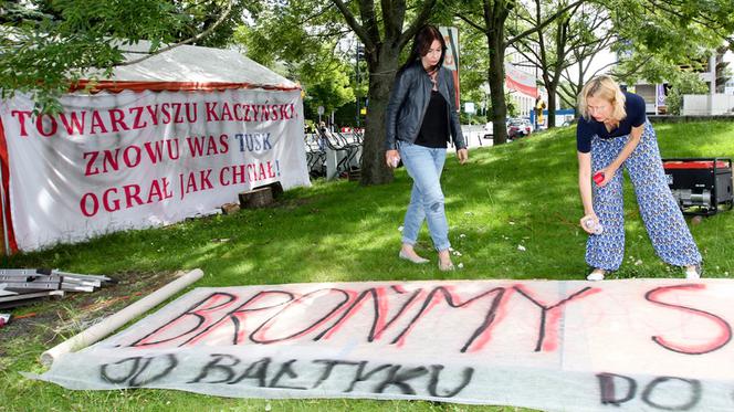 Protest pod sejmem przeciwko zmianom w sądownictwie