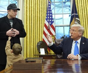 Elon Musk przychodzi z dzieckiem do pracy! Mina Trumpa jest bezcenna