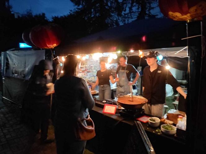 Sprawdziliśmy ceny napojów i przekąsek na Off Festivalu. Ile zapłacimy za butelkę wody?