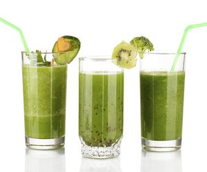 Zielone koktajle: przepisy na koktajle ze spiruliną i zielonymi liśćmi