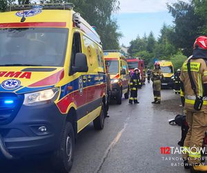 Autokar z dziećmi wylądował w rowie! Sześć osób rannych, droga zablokowana