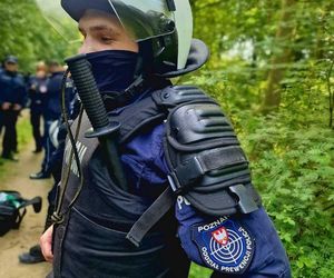 Ustawka udaremniona! Policjanci gonili kiboli po lesie!