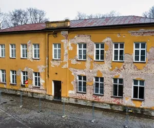 Czechowice-Dziedzice. Budynek dawnej szkoły specjalnej zostanie wyremontowany. Straszący swoim wyglądem obiekt otrzyma nowe życie