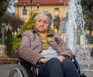 Pan Marek od kilku lat opiekuje się chorą na Alzheimera mamą. Potrzebna jest pomoc