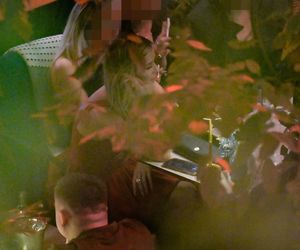 Joanna Krupa w objęciach Dominika Tarczyńskiego.