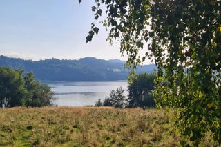To najpiękniejsze jezioro w Małopolsce według AI. Pod jego wodami spoczywają zalane wsie