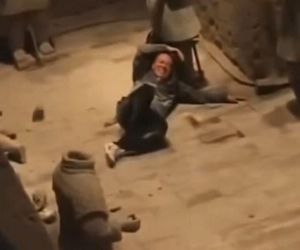 Turysta dał susa i zniszczył słynny zabytek! Szokujące nagranie