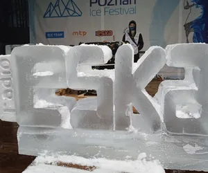 Poznań Ice Festival 2022: Rzeźby Eski na drugim dniu festiwalu rzeźb lodowych