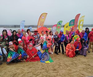 Mazowieckie Morsy otworzyły sezon morsowania 2025/2026 nad zalewem w Siedlcach