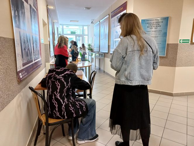 Trwa Noc Muzeów w Lesznie. Od wystawy o praniu i bieliźniarce, przez komiks po żużel