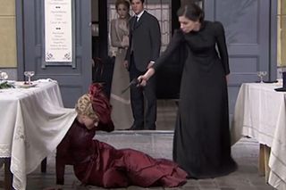 Akacjowa 38, odc. 641 - streszczenie. Teresa chce zabić Cayetanę na oczach mieszkańców
