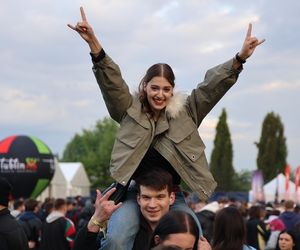 Tłum studentów bawił się pierwszego dnia Juwenaliów Politechniki Lubelskiej 2025