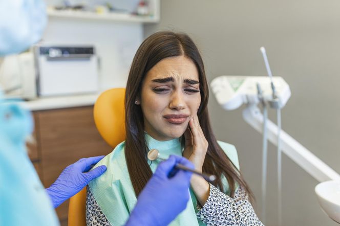 Pokolenie Z unika dentystów. Wszystko przez TikToka i filmy z leczenia