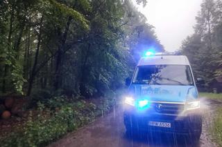 Poszedł na grzyby i zgubił się w lesie. Pomogli policjanci z Kołobrzegu