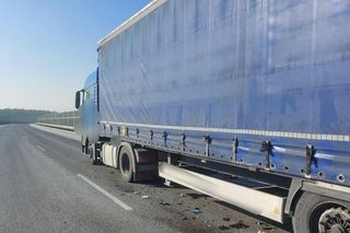 Bus wjechał w ciężarówkę, która stała w korku po poprzednim wypadku