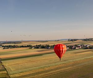 Balonowe Świętokrzyskie w Pińczowie. Nocne pokazy balonów skradły serca! Wielka fiesta zachwyciła tysiące!