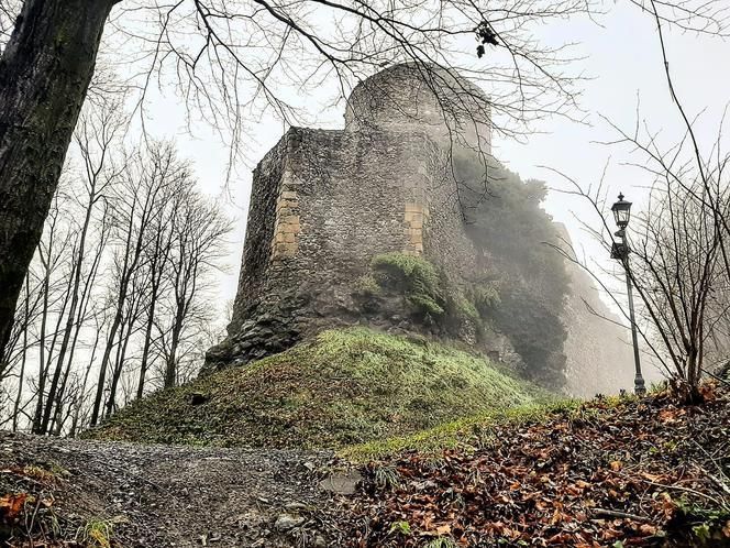 Ma prawie 900 lat! Poznaj historię najstarszego zamku w Polsce