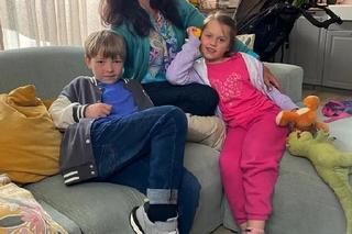 M jak miłość na planie. Aleksandra (Małgorzata Pieczyńska), Szymek (Staś Szczypiński), Maja (Laura Jankowska)