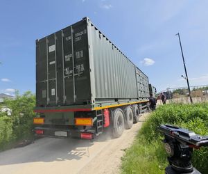 Tajemniczy kontener z bronią i amunicją na Podkarpaciu. W Laszkach pracują służby