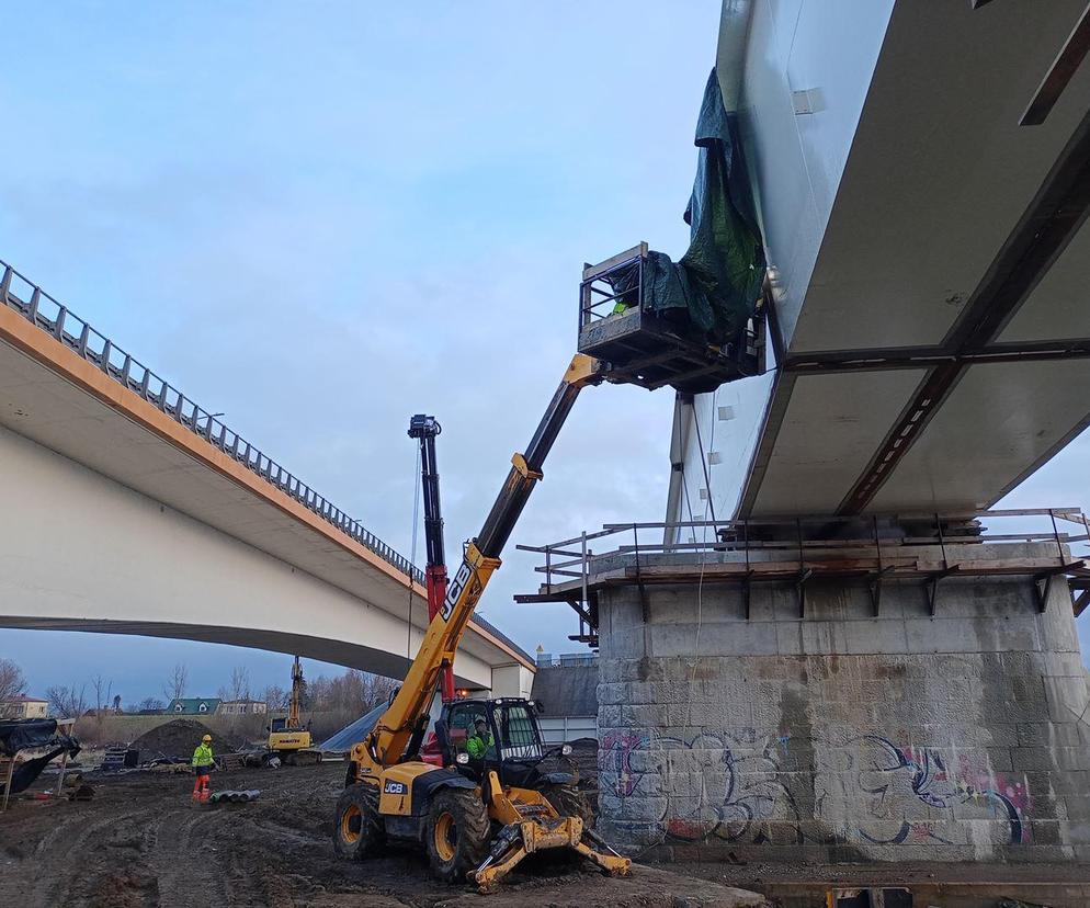 Budowa mostu na Wiśle. Obiekt połączy dwa województwa. Galeria zdjęć