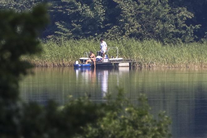 JOLA I OLA PLUSKAJĄ SIĘ NA MAZURACH.