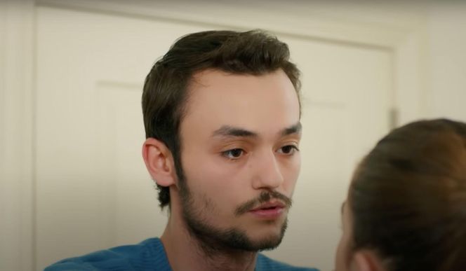 Alper zaczyna manipulować rodziną Kuzeya, by zostać w ich domu na stałe. Sili się to nie spodoba.