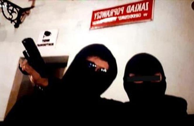 Grodzisk Wielkopolski: Wymachiwali bronią pod poprawczakiem. Zaskakujący finał