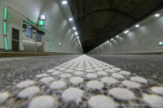 Tunel na Zakopiance (S7) pod Luboniem Małym, pomiędzy miejscowościami Naprawa i Skomielna
