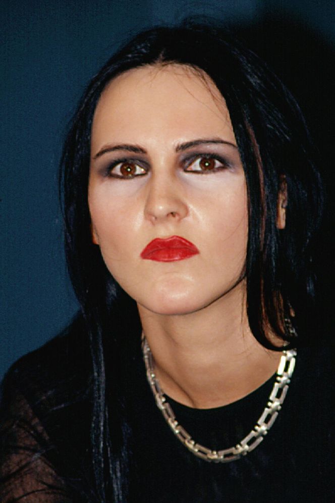 Chylińska nieźle się zmieniła. Duże usta i gładka twarz. Poznajecie ją jeszcze?